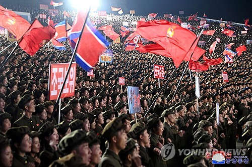 조선중앙통신이 북한 전역에서 14~15일 140만여명에 달하는 청년들과 학생들이 인민군대 입대를 탄원했다고 16일 보도했다.