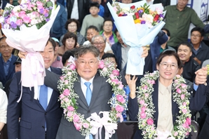 [속보] 영광군수 민주 장세일 당선 확정…개표율 90.6%