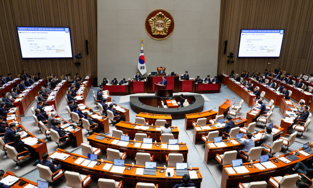 정일영 더불어민주당 의원이 3일 서울 여의도 국회에서 열린 제418회국회(정기회) 제2차 예산결산특별위원회 전체회의에서 질의하고 있다. 뉴스1