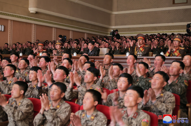 우크라 매체 “北보병 1만 명, 러 극동 지역서 훈련 중”