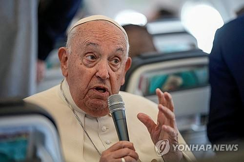 "낙태 수술 의사는 살인청부업자"…교황 발언에 벨기에서 신자 524명 '세례 취소'