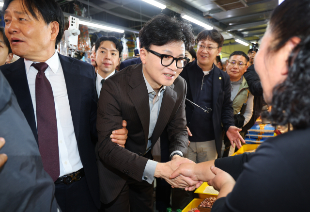 [속보] 한동훈 '민심 따라 피하지 않고 문제 해결할 것'