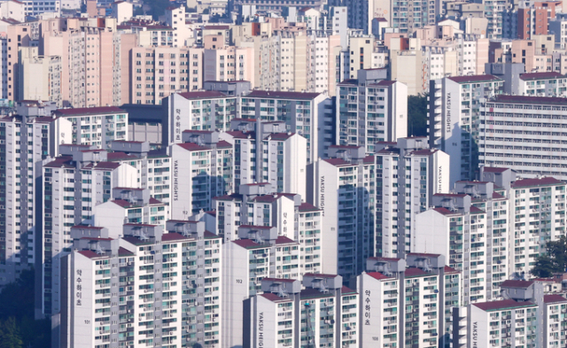 서울 남산에서 바라본 아파트 단지. 연합뉴스