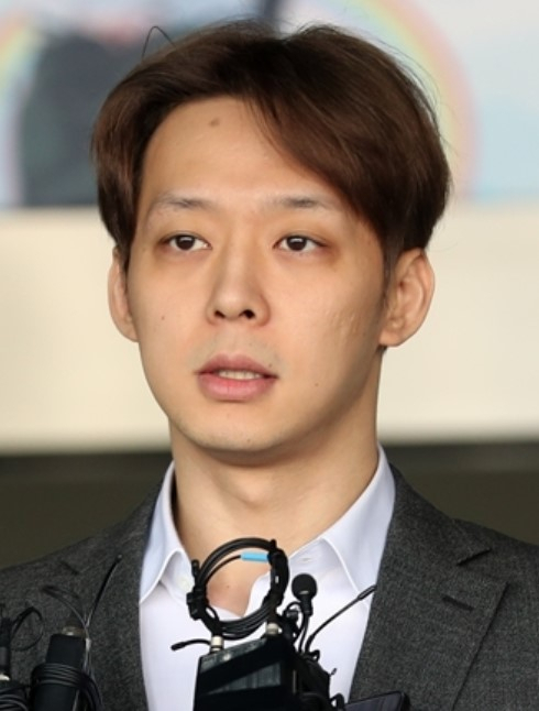 '급여 6억원 못 받아'…박유천 전 소속사 대표 손배소 패소