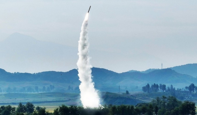 한미 '파병 규탄'에 北, 동해상으로 'ICBM' 고각 발사