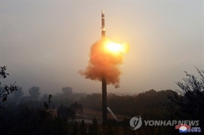 통일부 "北 최신형 ICBM 발사, 대미 압박 등 다목적"