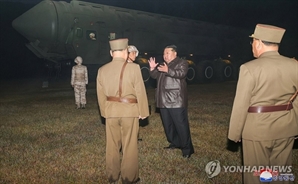 정부, 북한인 11명·기관 4곳 독자제재…ICBM 도발 대응