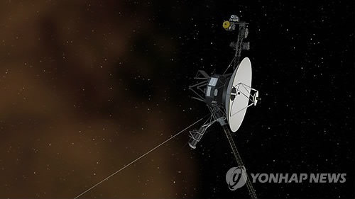 "일어나 보이저" NASA, 240억㎞ 떨어진 '보이저1호' 깨워 교신 재개