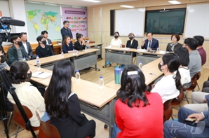 학부모 ‘악성 민원’에 담임 여섯 번 교체…전주 초교에 ‘특단의 조치’ 무엇