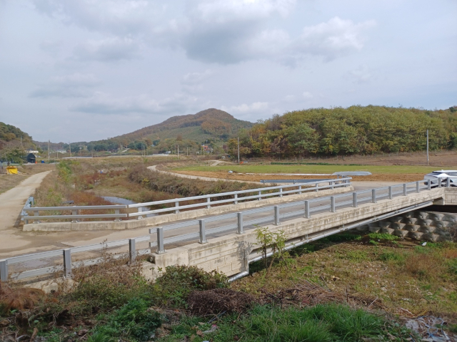 수해상습지 개선사업을 완료한 파주 동문천. 사진 제공=경기도