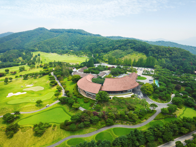 국내 골프장 중 홀인원이 자주 나오는 곳으로 유명한 아시아나CC 전경. 사진 제공=아시아나CC