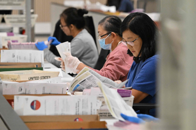 “항공·전기차는 트럼프 당선이 악재…에너지·기술 전망은 복합적” [美대선 2024]