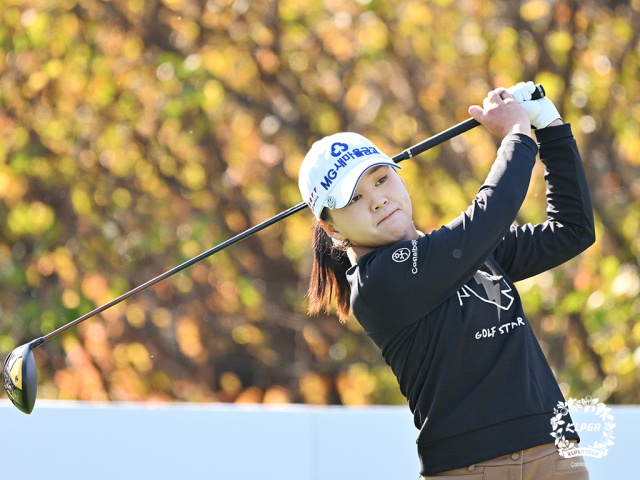 이제영이 9일 KLPGA 투어 SK텔레콤·SK쉴더스 챔피언십 2라운드 3번 홀에서 티샷을 하고 있다. 사진 제공=KLPGA