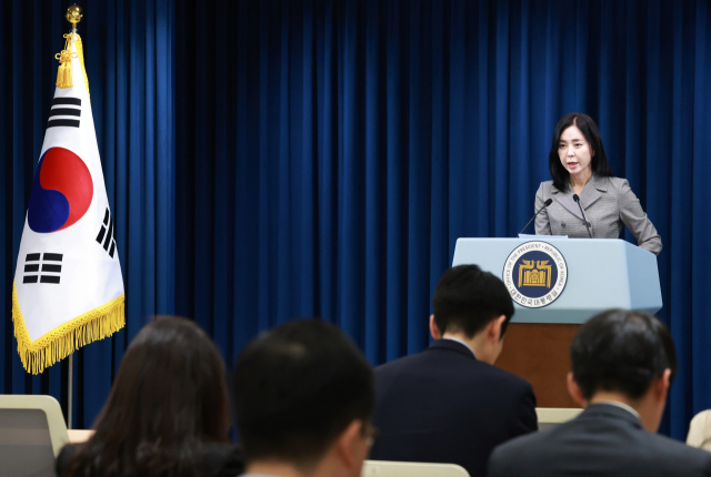 정혜전 대통령실 대변인이 11일 서울 용산 대통령실 청사에서 현안 브리핑을 하고 있다. 연합뉴스