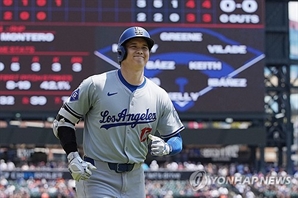 “오타니가 또”…MLB 최초로 ‘지명타자’ MVP 선정