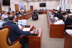 반도체법 핵심 '주52시간 예외' 결국 빠지나