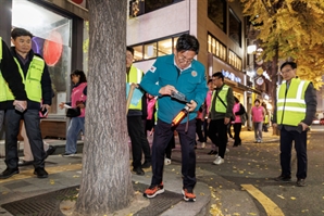 서울 마포구, 눈살 찌푸리는 불법 광고물 발본색원 나섰다