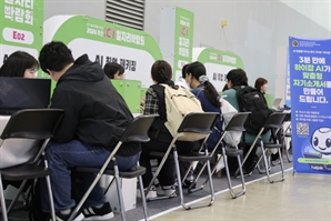 韓은 대학·군대 변수…더 정밀해야 할 20대 실업 진단