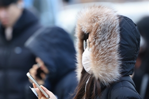 “내일 우산 챙기고 옷 두껍게 입으세요”… 중부지방 흐리고 비소식