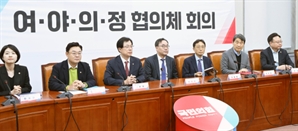 2025년 의대정원 벽에 부딪혀 파국…의정갈등 출구 다시 안갯속