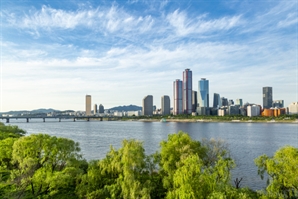 "한강이 왜 '한강강'이 됐나요?"…'Hangang River' 외국어 표기에 갑론을박