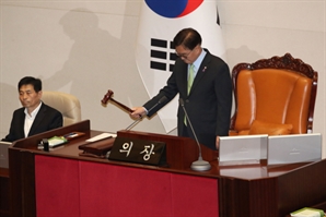 비상계엄 해제요구안 본회의 가결…우원식 "계엄선포는 무효"