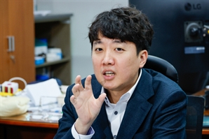 이준석 "윤석열·한동훈, 탄핵 막고 사과로 퉁치려는 것 같아"