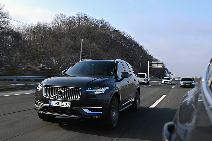 볼보 XC90 B6 AWD 울트라. 사진 김학수 기자