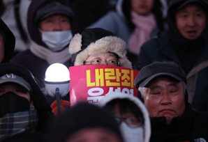 계엄령에 탄핵 정국 ‘겹악재’…“관망 권고”[이번주 증시 전망]