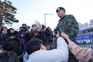 계엄·탄핵·촛불에도 北 침묵…"군사기밀 폭로전 관망"