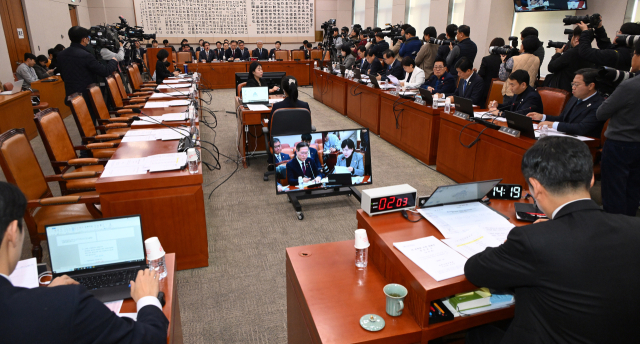 9일 국회 법제사법위원회 전체회의가 여당 의원들이 불참한 가운데 열리고 있다. 오승현 기자