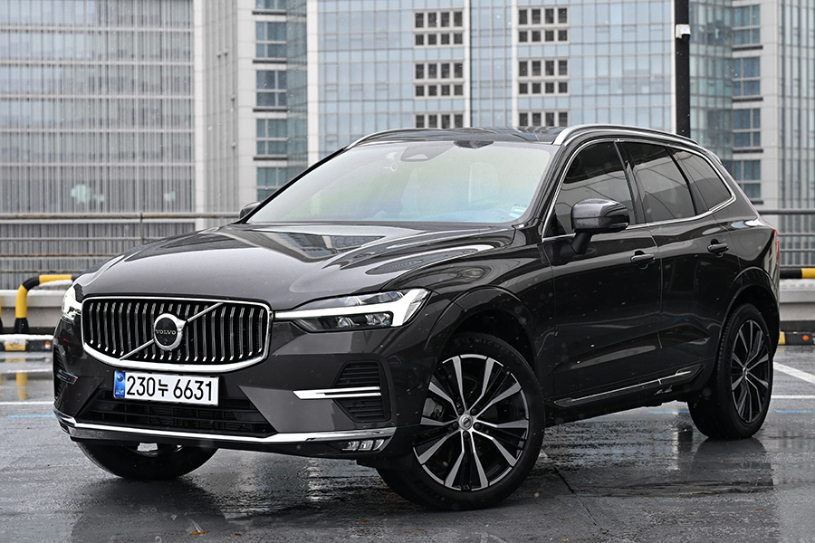 볼보 XC60 B6 AWD 울트라. 사진 김학수 기자