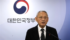 유인촌 "野 연속 탄핵안 제출 자제해달라"