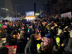 [영상] 김용현 구속 갈림길…시민들 "尹까지 일사천리로 구속돼야"