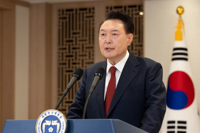 대국민 담화하는 윤석열 대통령 (서울=연합뉴스) 한상균 기자 = 윤석열 대통령이 12일 용산 대통령실에서 대국민 담화를 하고 있다. 2024.12.12 [대통령실 제공. 재판매 및 DB 금지] xyz@yna.co.kr (끝) <저작권자(c) 연합뉴스, 무단 전재-재배포, AI 학습 및 활용 금지>