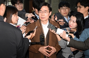 조경태 "尹씨 즉각 내려와야…대통령 호칭도 싫어"