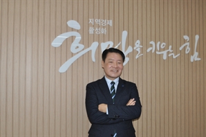 “내년 소상공인 특례보증 20% 확대…비대면 보증 50%로 상향”