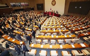 尹 대통령 '운명의 날' 하루 앞으로…2차 탄핵소추안 국회 본회의 보고