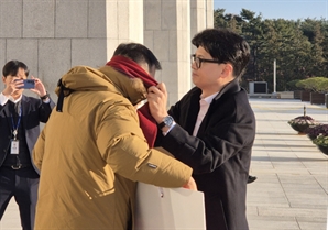 尹탄핵 표결 앞두고…한동훈 “대한민국과 국민만 생각해야”