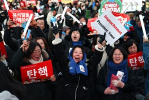 ‘尹 탄핵’에 시민단체 성명 줄이어… “민주주의 회복 첫걸음” [尹대통령 탄핵 가결]