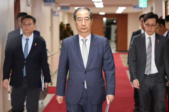 韓 권한대행 '국민 여러분께 송구…무거운 책임 통감'[尹대통령 탄핵 가결]