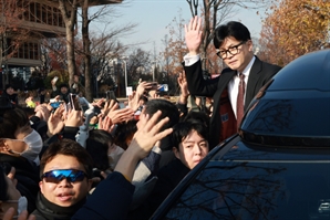 [속보] 한동훈 "저는 포기하지 않겠다"