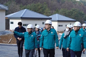 임상섭 산림청장, 국립금산자연휴양림 신규조성 사업지 현장점검