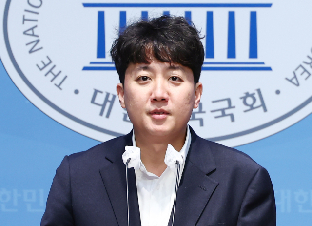 '성공보수 미지급' 이준석, 2심도 패소…"법무법인에 7700만원 지급하라"