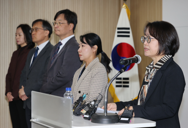 19일 서울 송파구 한국소비자원 서울강원지원에서 배삼희 소비자분쟁조정위원회 상임위원이 티메프(티몬·위메프) 여행·숙박·항공 상품 관련 집단분쟁조정 결과 브리핑을 하고 있다. 연합뉴스