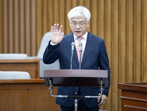 마은혁 "과거 군사독재정권에 맞서…헌법질서 수호하겠다"