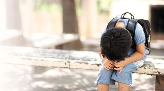 서로 싸우고 때리는 부모 보고 자란 아이…나이 들면 '이 병' 위험 확 커진다