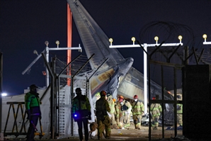 “유가족에 가용 자원 총동원”…복지부, 부상자·유가족에 장례·심리지원 [무안공항 여객기 참사]