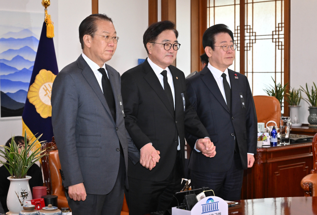 [속보] 여야, 민생현안 협의체 구성 합의…우원식 "소비자·기업심리 최저치"