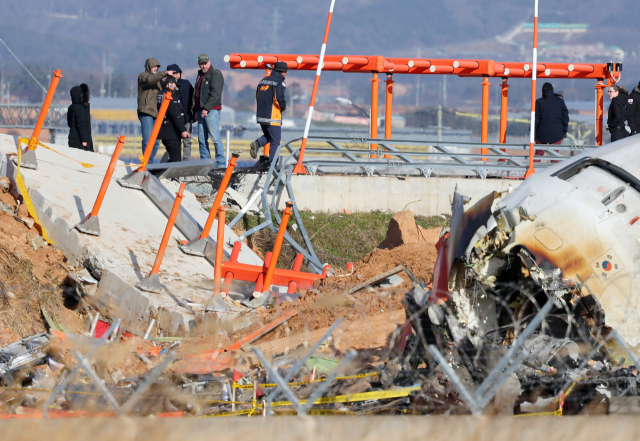 무안공항 내달 7일까지 폐쇄 연장…美와 합동 현장조사 돌입